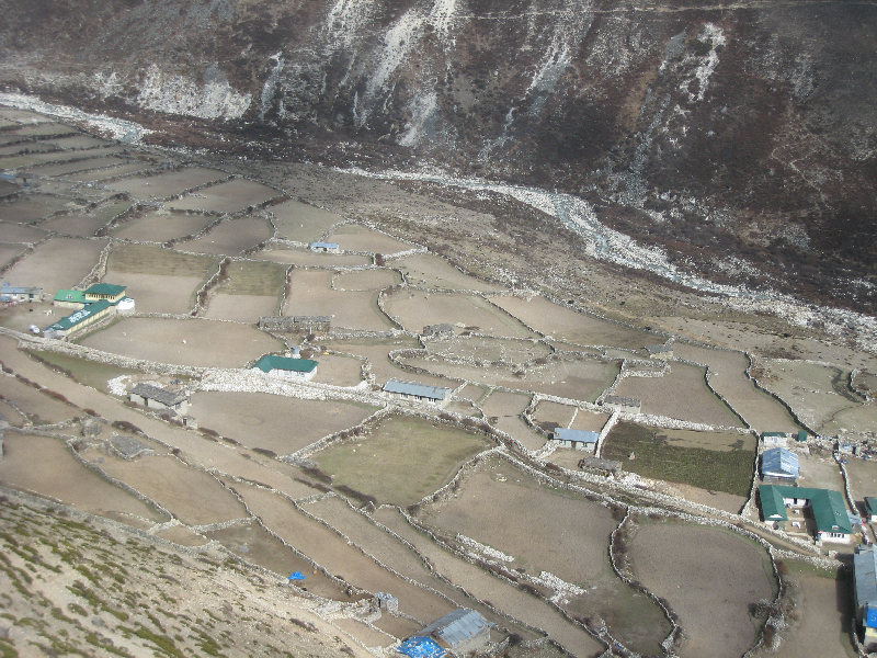 ../trek_apres_Baruntse106.jpg