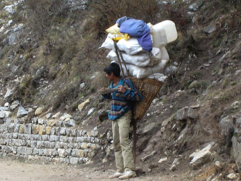 ../trek_apres_Baruntse162.jpg