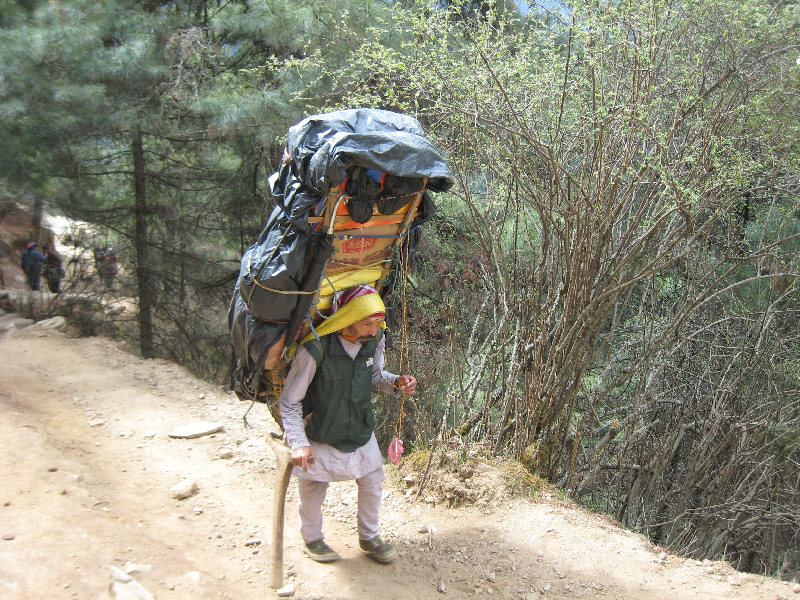 ../trek_apres_Baruntse173.jpg